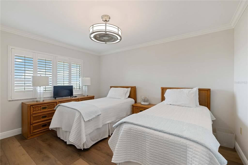 For Rent: $5,500 (4 beds, 2 baths, 1988 Square Feet)