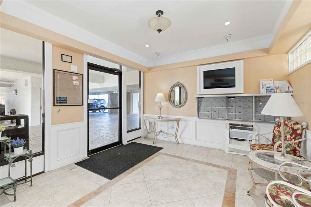 For Rent: $5,500 (4 beds, 2 baths, 1988 Square Feet)