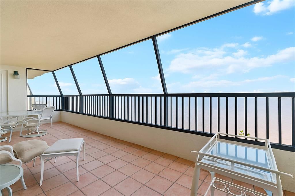 For Rent: $5,500 (4 beds, 2 baths, 1988 Square Feet)