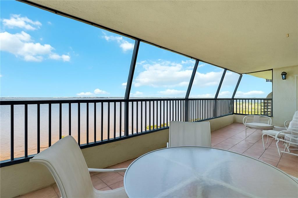 For Rent: $5,500 (4 beds, 2 baths, 1988 Square Feet)