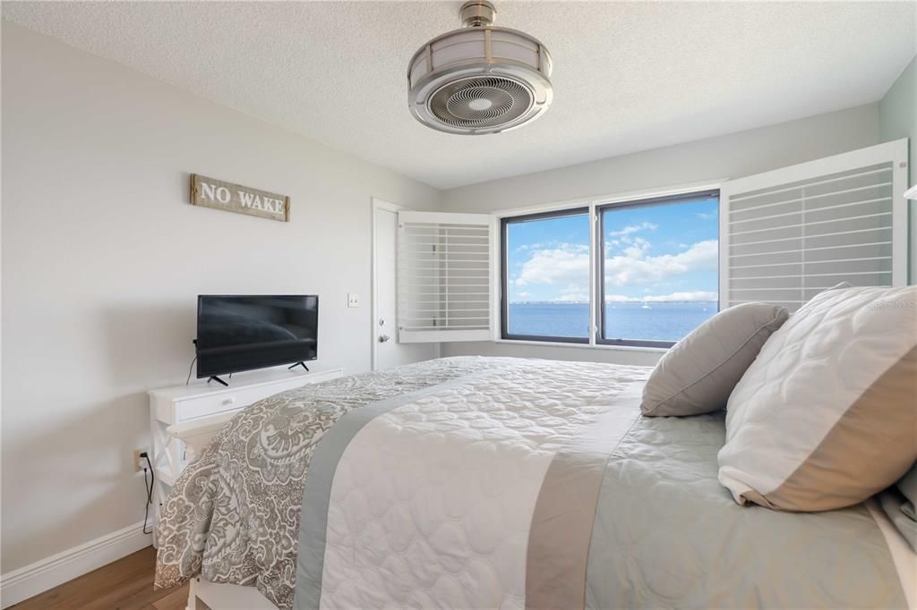 For Rent: $5,500 (4 beds, 2 baths, 1988 Square Feet)