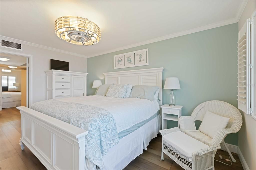 For Rent: $5,500 (4 beds, 2 baths, 1988 Square Feet)