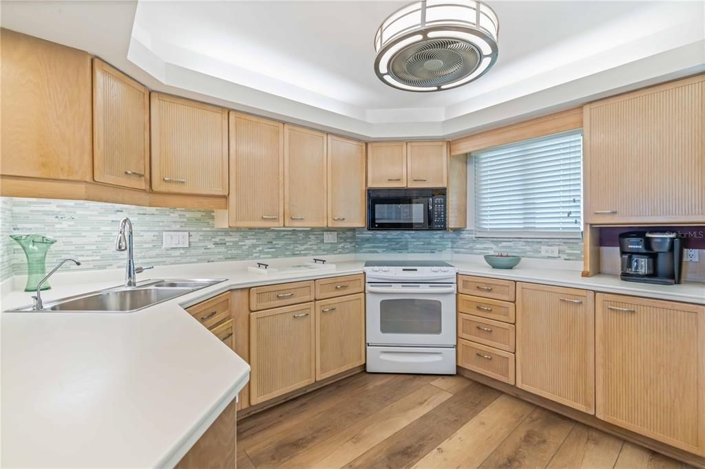 For Rent: $5,500 (4 beds, 2 baths, 1988 Square Feet)