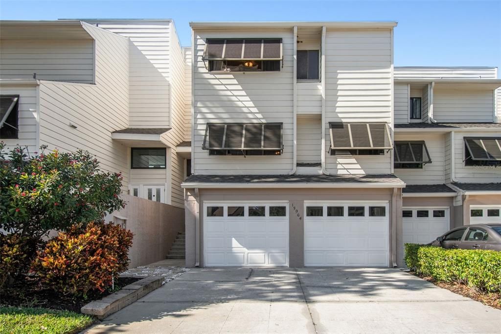 Activo con contrato: $455,000 (3 camas, 3 baños, 2030 Pies cuadrados)