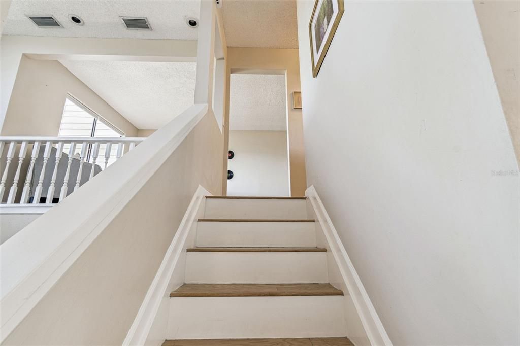 Activo con contrato: $455,000 (3 camas, 3 baños, 2030 Pies cuadrados)