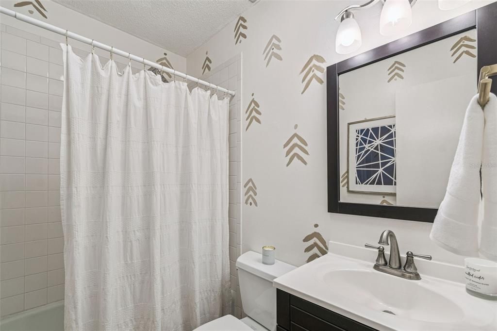 Activo con contrato: $455,000 (3 camas, 3 baños, 2030 Pies cuadrados)