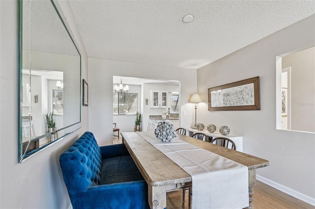 Activo con contrato: $455,000 (3 camas, 3 baños, 2030 Pies cuadrados)