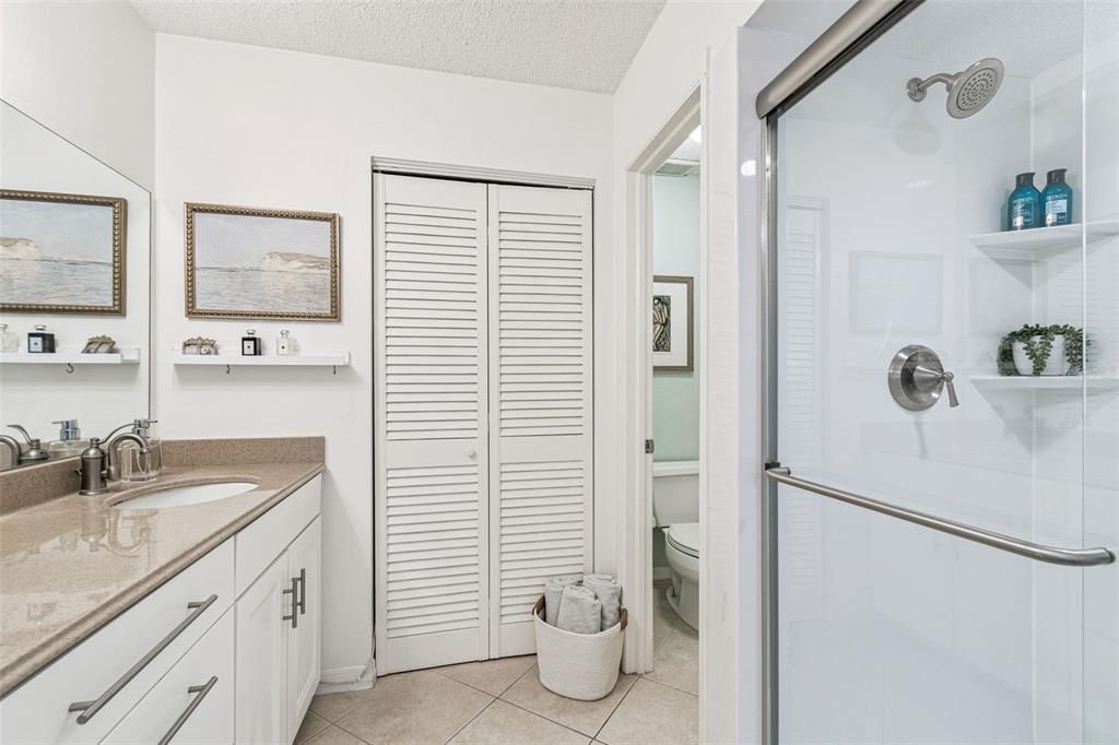 Activo con contrato: $455,000 (3 camas, 3 baños, 2030 Pies cuadrados)