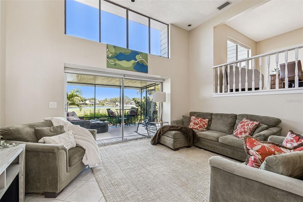 Activo con contrato: $455,000 (3 camas, 3 baños, 2030 Pies cuadrados)