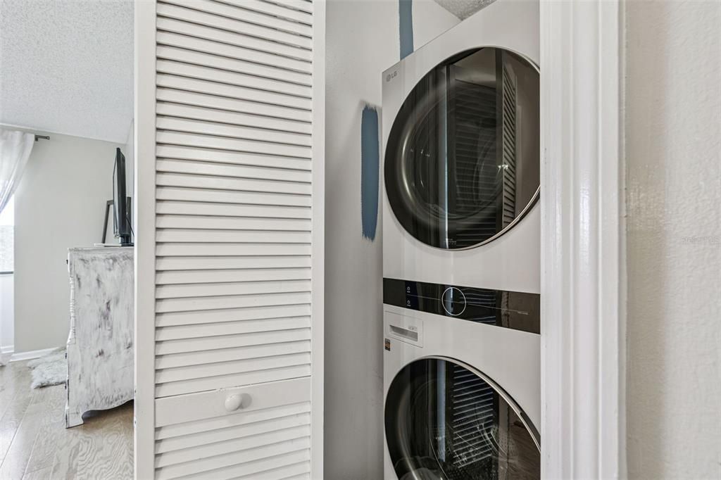 Activo con contrato: $455,000 (3 camas, 3 baños, 2030 Pies cuadrados)