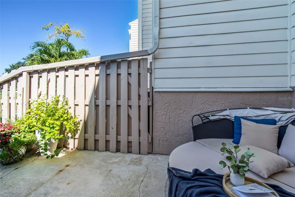 Activo con contrato: $455,000 (3 camas, 3 baños, 2030 Pies cuadrados)