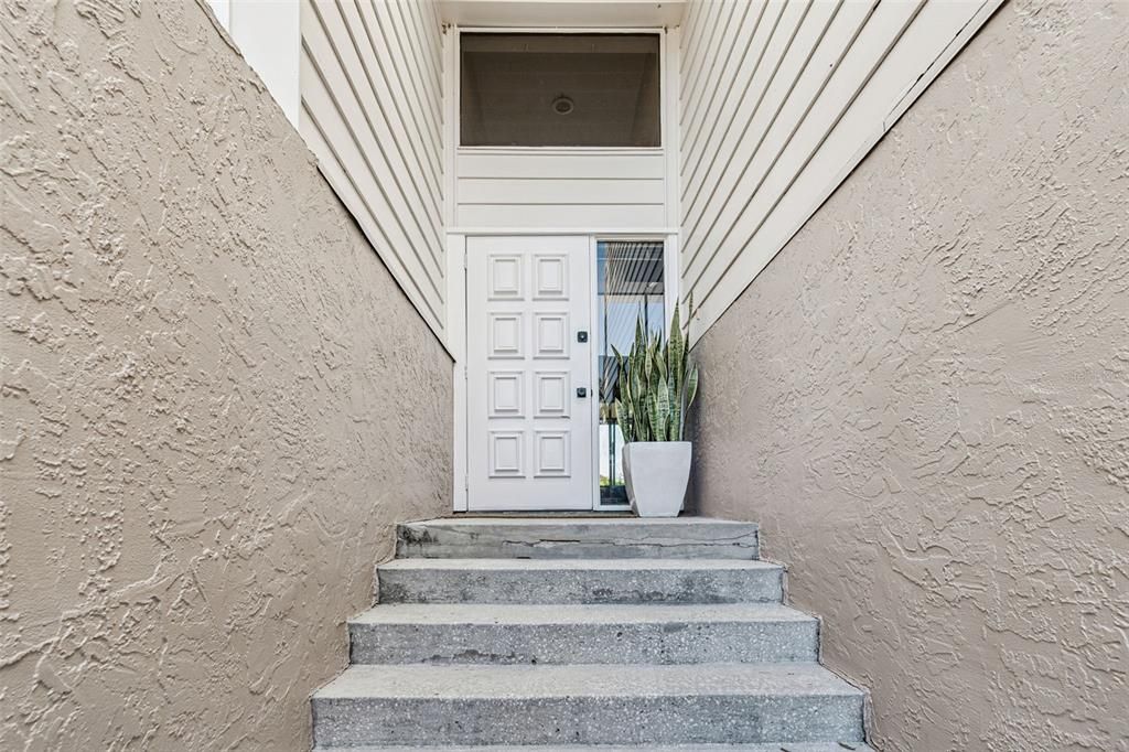 Activo con contrato: $455,000 (3 camas, 3 baños, 2030 Pies cuadrados)