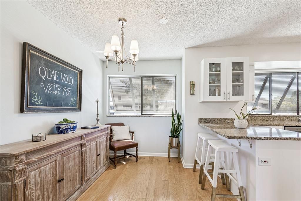 Activo con contrato: $455,000 (3 camas, 3 baños, 2030 Pies cuadrados)