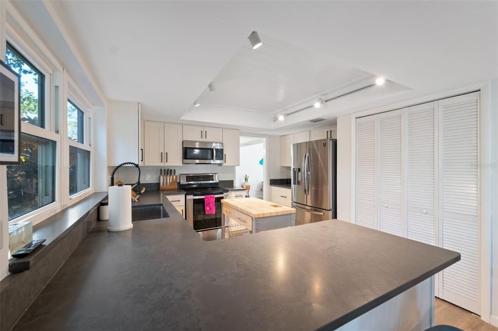 For Sale: $680,000 (4 beds, 3 baths, 2307 Square Feet)