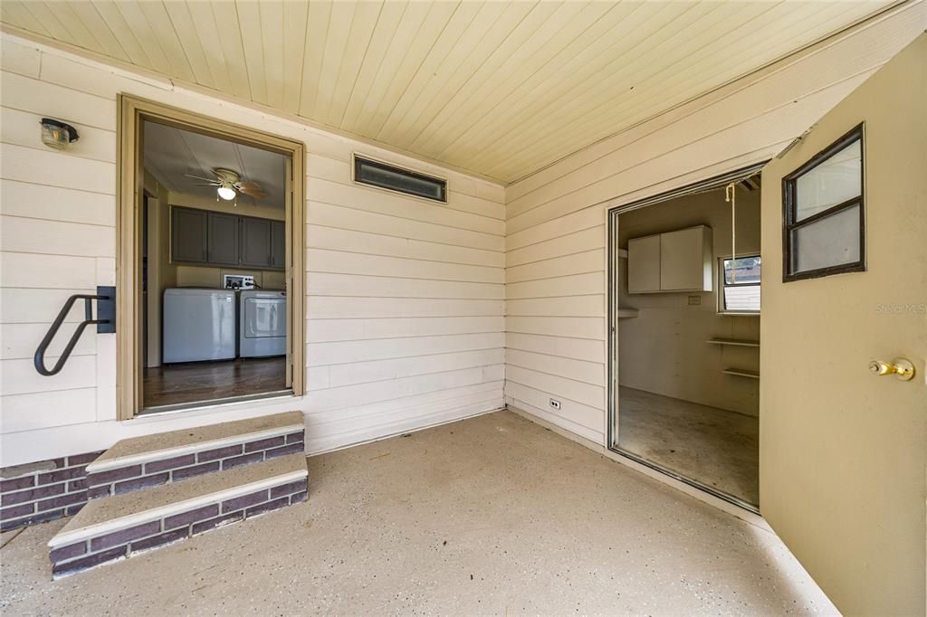 For Sale: $219,500 (2 beds, 2 baths, 1404 Square Feet)