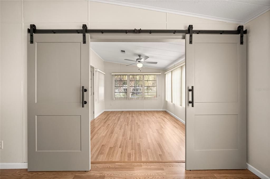 For Sale: $219,500 (2 beds, 2 baths, 1404 Square Feet)