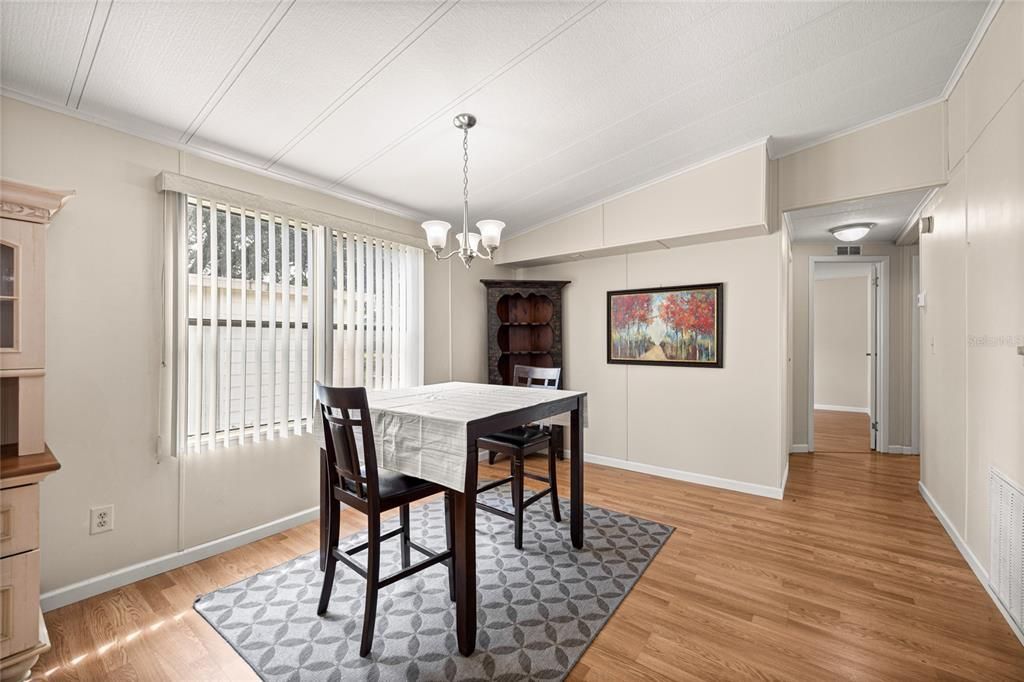 For Sale: $219,500 (2 beds, 2 baths, 1404 Square Feet)