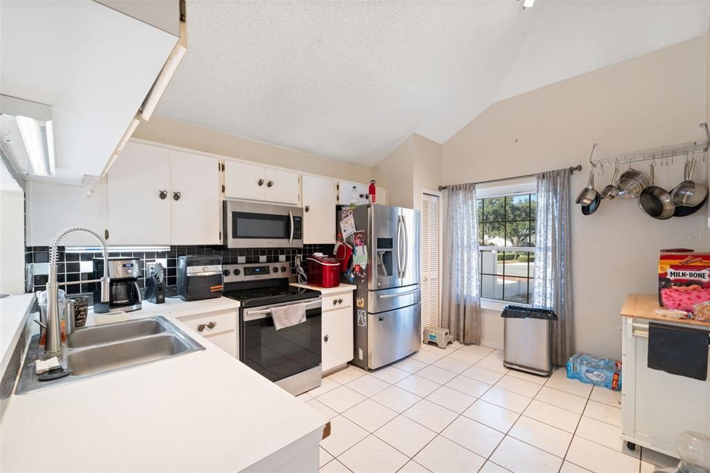 For Sale: $395,000 (4 beds, 2 baths, 1767 Square Feet)