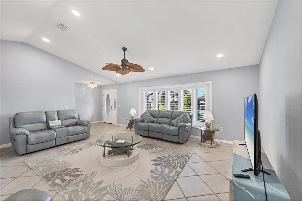 待售: $589,000 (3 贝兹, 2 浴室, 2527 平方英尺)