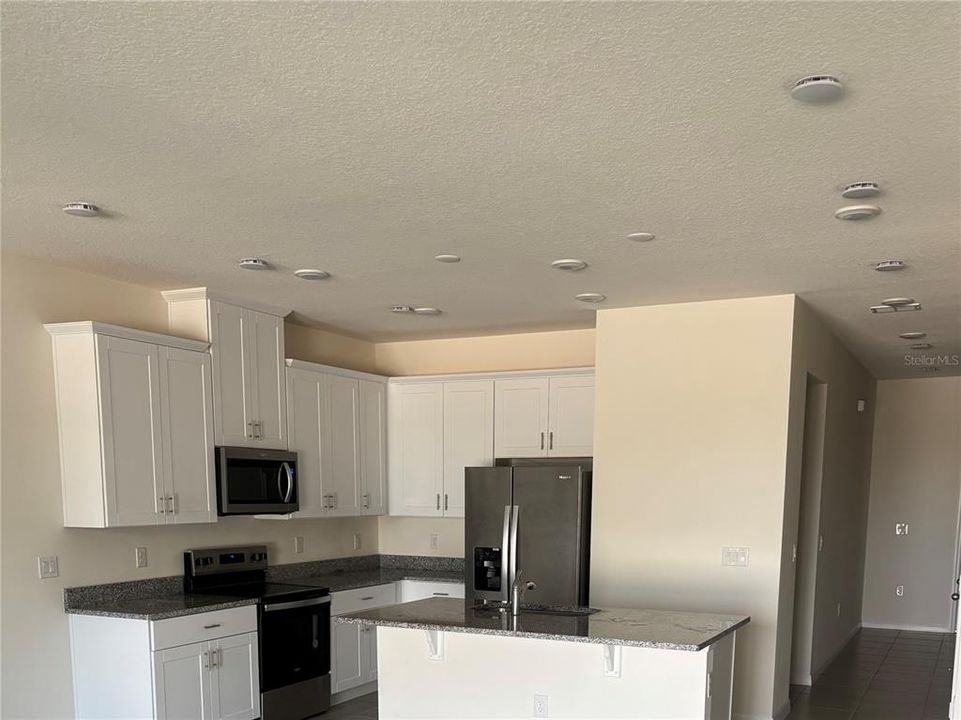 For Rent: $2,300 (3 beds, 2 baths, 1670 Square Feet)