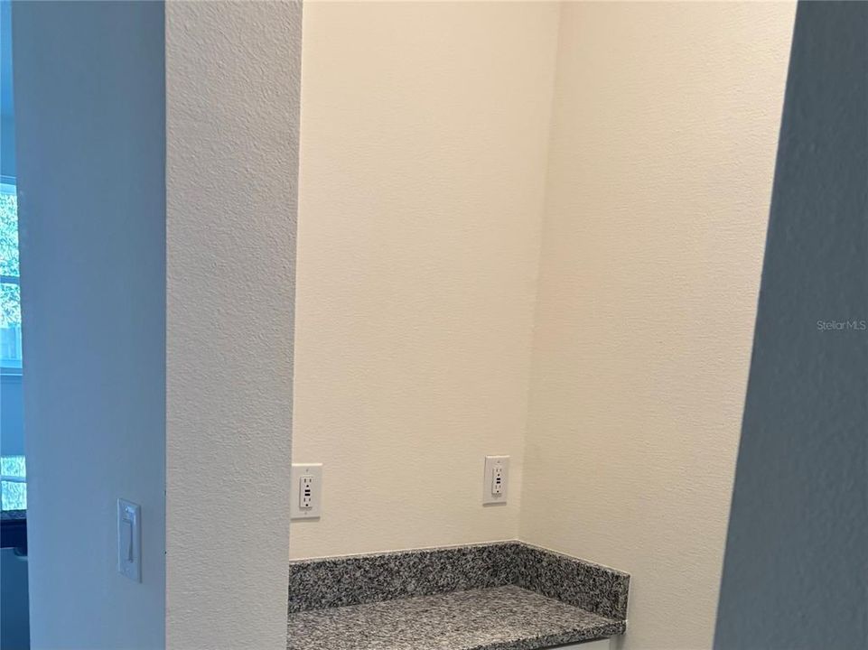 For Rent: $2,300 (3 beds, 2 baths, 1670 Square Feet)