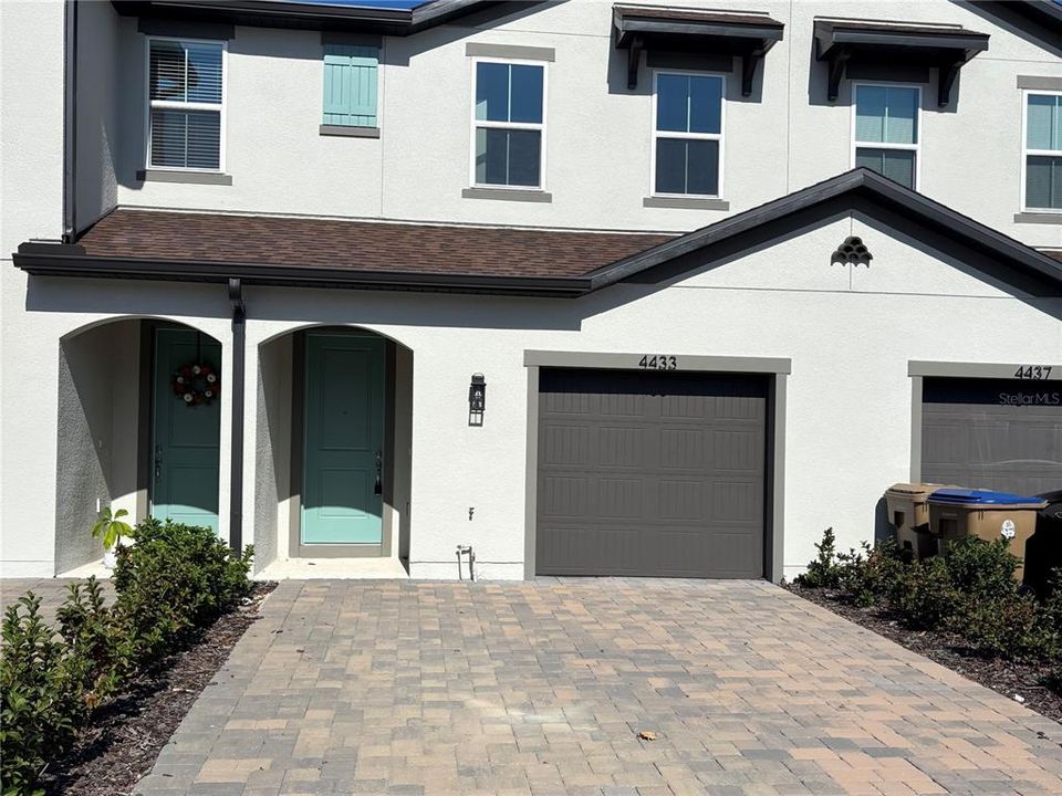 For Rent: $2,300 (3 beds, 2 baths, 1670 Square Feet)