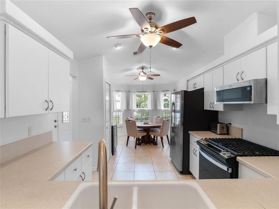 Под контрактом: $299,000 (3 спален, 2 ванн, 1647 Квадратных фут)