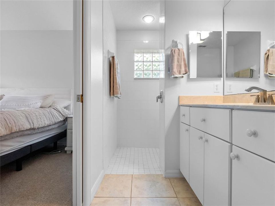 Под контрактом: $299,000 (3 спален, 2 ванн, 1647 Квадратных фут)