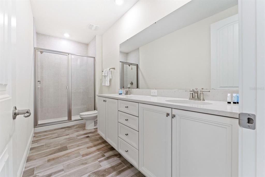 For Sale: $445,000 (4 beds, 3 baths, 1719 Square Feet)