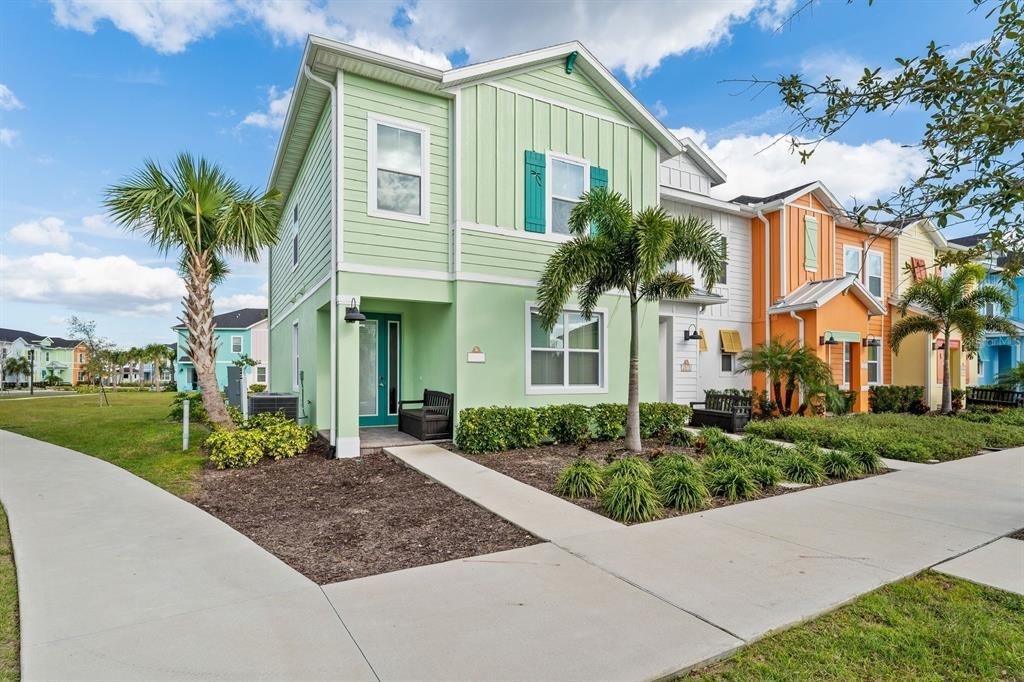 For Sale: $445,000 (4 beds, 3 baths, 1719 Square Feet)