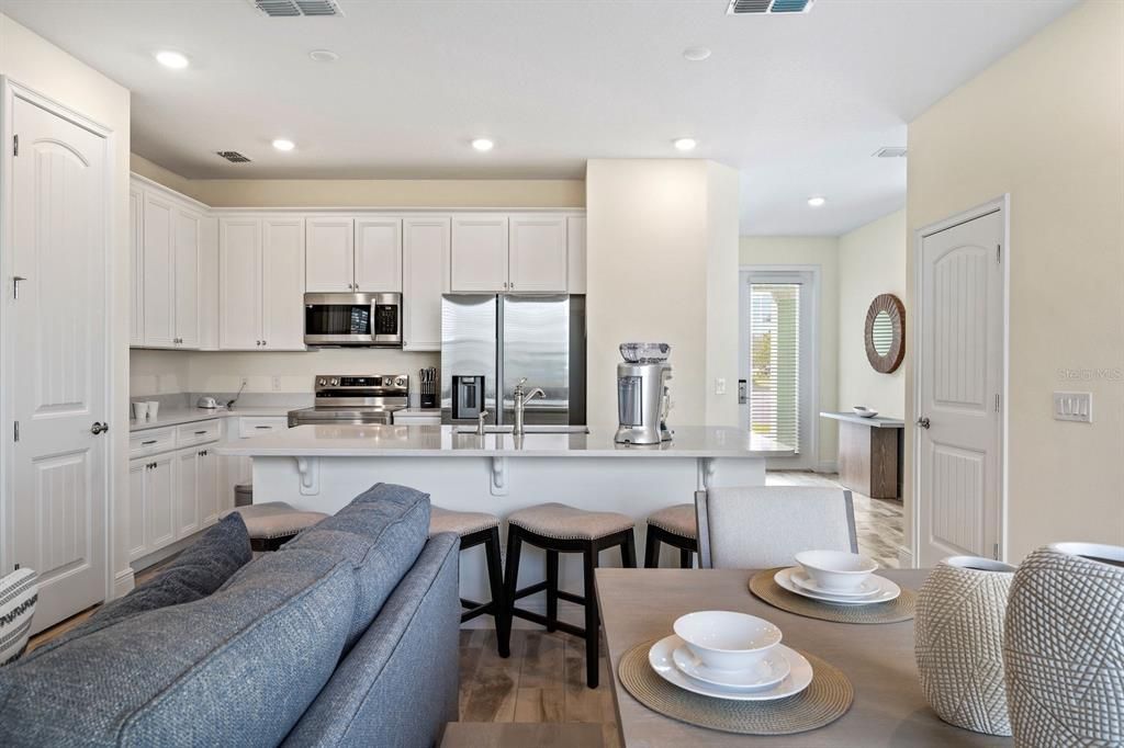 For Sale: $445,000 (4 beds, 3 baths, 1719 Square Feet)