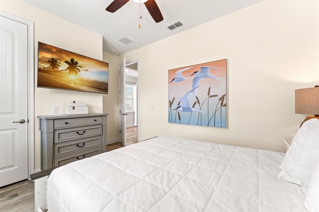 For Sale: $445,000 (4 beds, 3 baths, 1719 Square Feet)