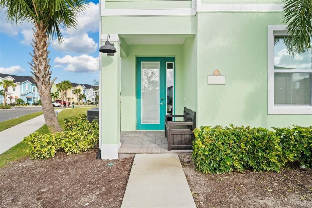 For Sale: $445,000 (4 beds, 3 baths, 1719 Square Feet)