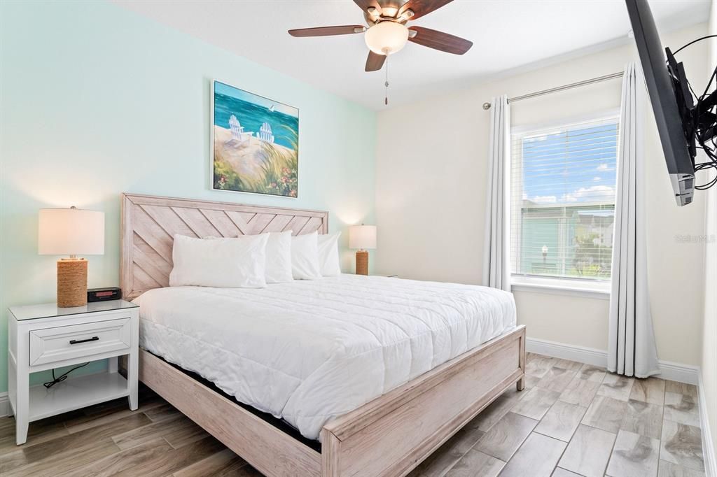 For Sale: $445,000 (4 beds, 3 baths, 1719 Square Feet)