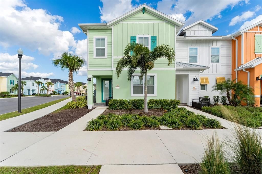 For Sale: $445,000 (4 beds, 3 baths, 1719 Square Feet)