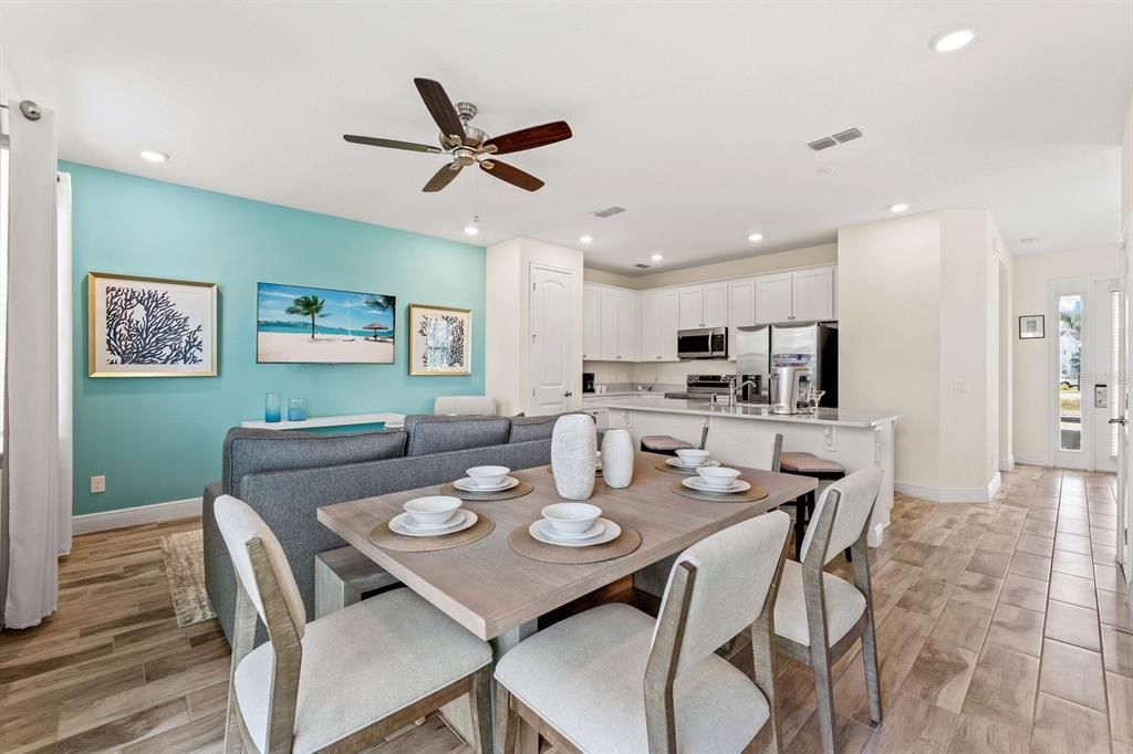 For Sale: $445,000 (4 beds, 3 baths, 1719 Square Feet)