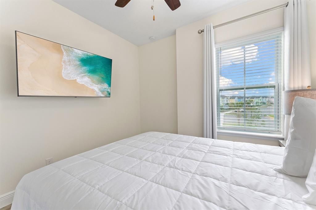 For Sale: $445,000 (4 beds, 3 baths, 1719 Square Feet)