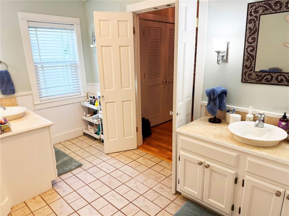 En Venta: $799,999 (4 camas, 2 baños, 1860 Pies cuadrados)