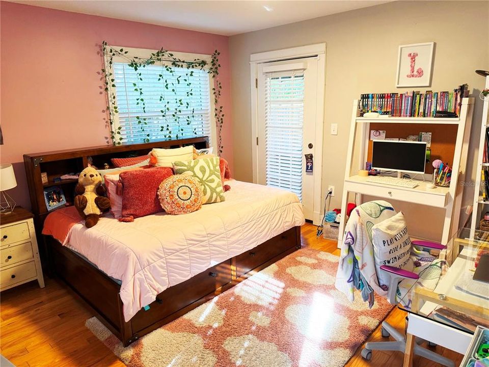 En Venta: $799,999 (4 camas, 2 baños, 1860 Pies cuadrados)