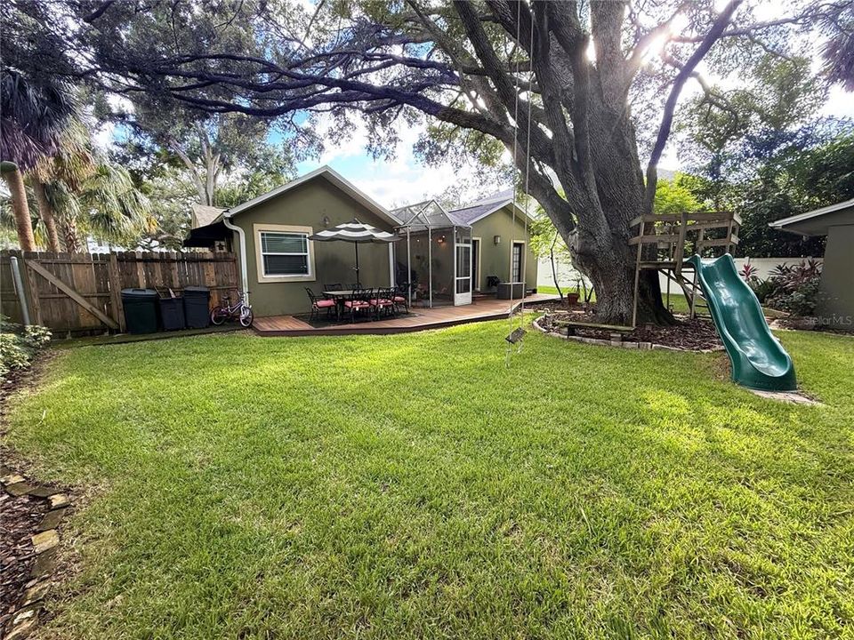 En Venta: $799,999 (4 camas, 2 baños, 1860 Pies cuadrados)