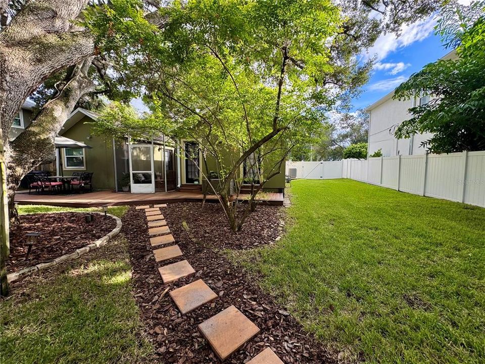 En Venta: $799,999 (4 camas, 2 baños, 1860 Pies cuadrados)