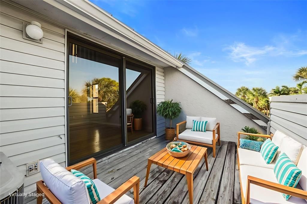 На продажу: $599,000 (2 спален, 2 ванн, 1375 Квадратных фут)