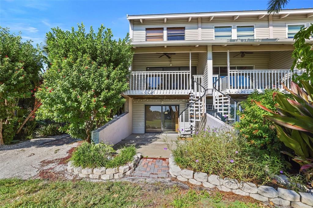 На продажу: $599,000 (2 спален, 2 ванн, 1375 Квадратных фут)