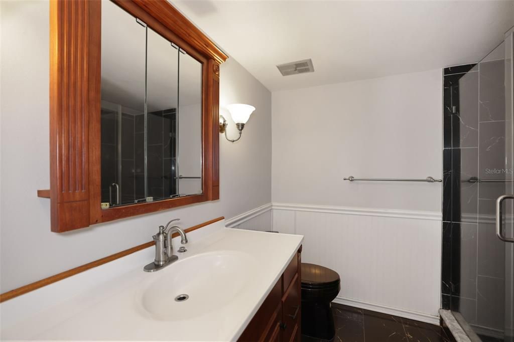 На продажу: $599,000 (2 спален, 2 ванн, 1375 Квадратных фут)