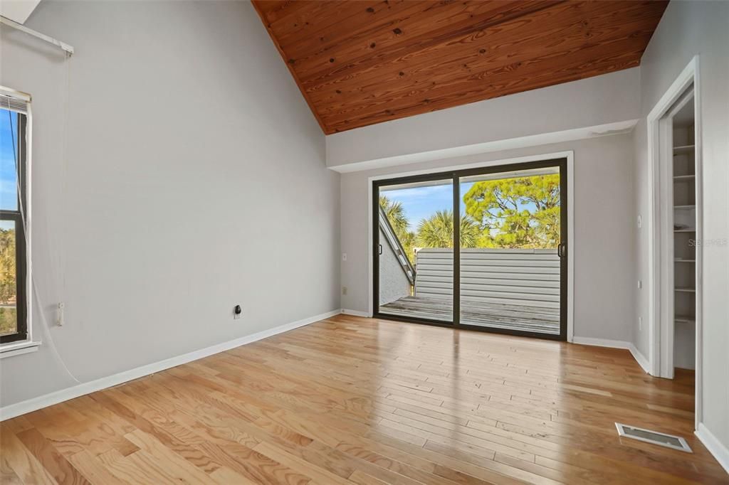 На продажу: $599,000 (2 спален, 2 ванн, 1375 Квадратных фут)