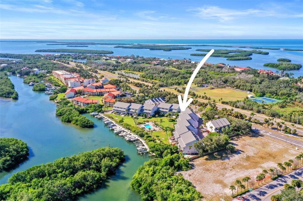 На продажу: $599,000 (2 спален, 2 ванн, 1375 Квадратных фут)