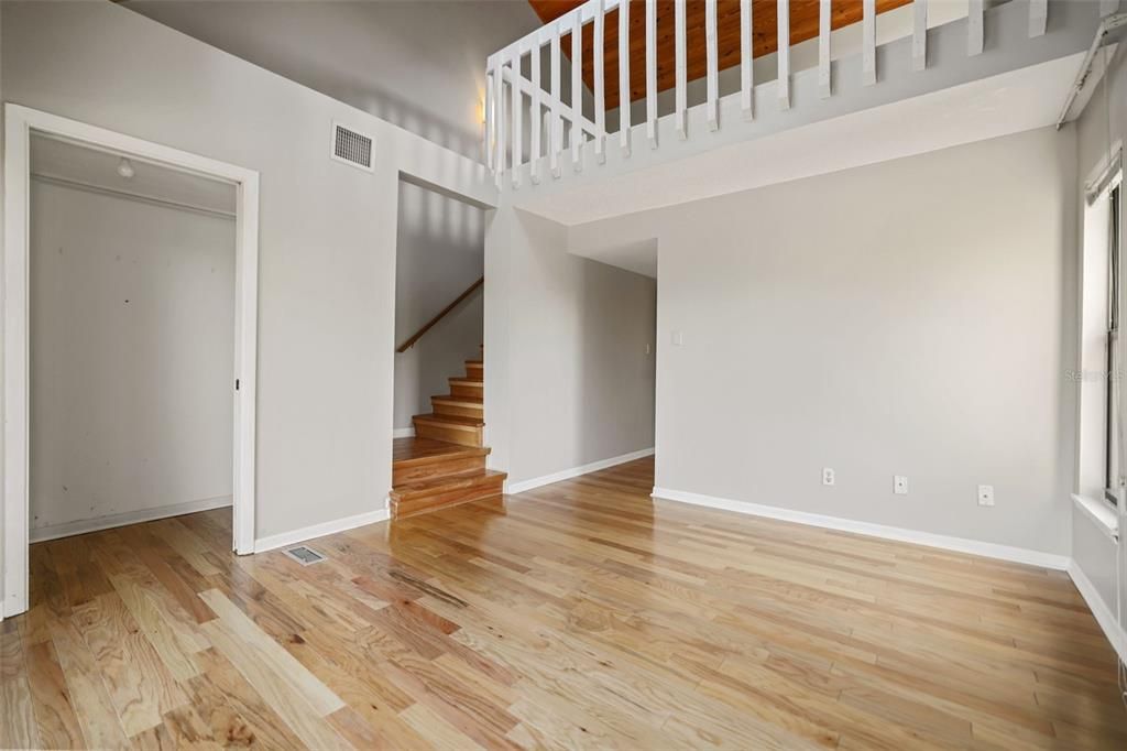 На продажу: $599,000 (2 спален, 2 ванн, 1375 Квадратных фут)