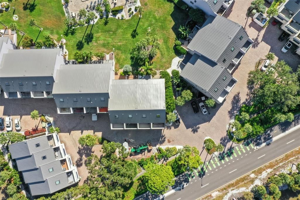 На продажу: $599,000 (2 спален, 2 ванн, 1375 Квадратных фут)