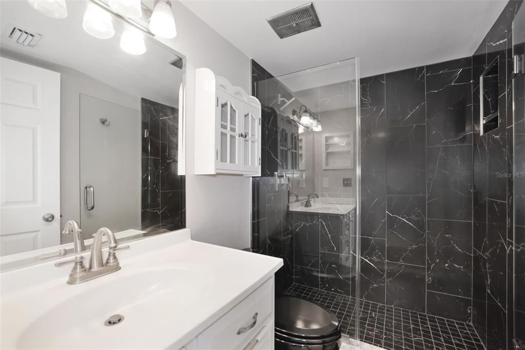 На продажу: $599,000 (2 спален, 2 ванн, 1375 Квадратных фут)