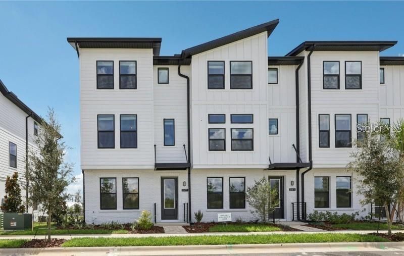 Vendido Recientemente: $489,990 (3 camas, 3 baños, 2072 Pies cuadrados)